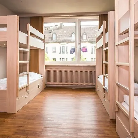 Vandrarhem Smart - *