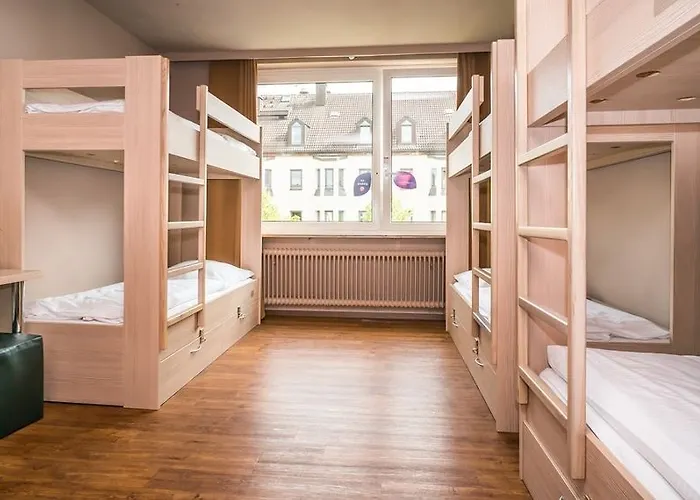 Vandrarhem Smart - *